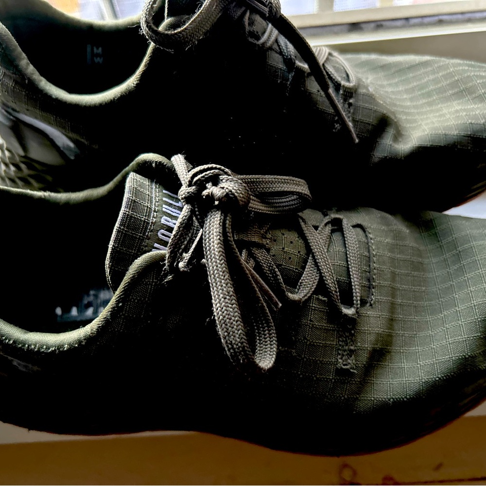 No Bull sneakers Army Green. Like new. USA 7.5